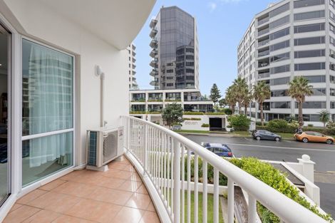 Photo of property in 10/12 Maunganui Road, Mount Maunganui, 3116
