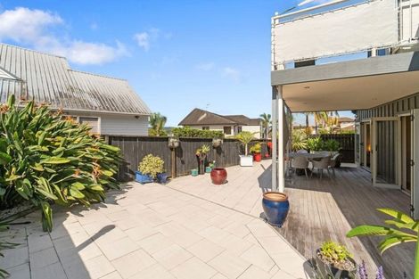 Photo of property in 44a Spinnaker Drive, Te Atatu Peninsula, Auckland, 0610
