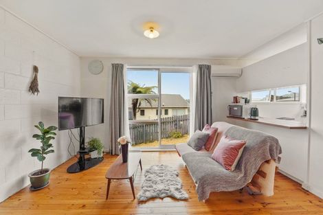 Photo of property in 21a Oakleigh Street, Maungaraki, Lower Hutt, 5010