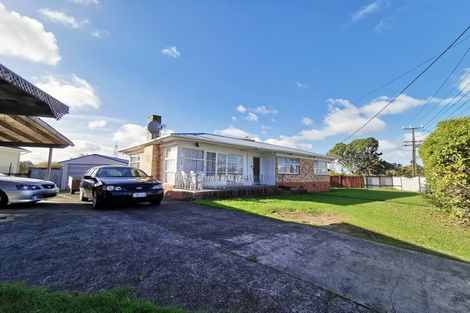 Photo of property in 44 Royal View Road, Te Atatu South, Auckland, 0610