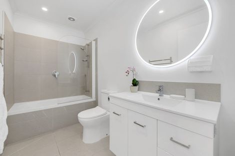 Photo of property in 21 Whareatua Avenue, Takanini, 2112