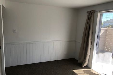 Photo of property in 20a Lyndfield Lane, Newlands, Wellington, 6037