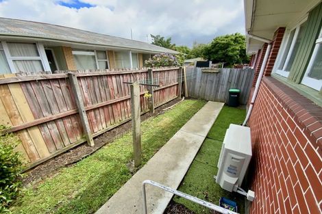 Photo of property in 14 Newbridge Place, Ilam, Christchurch, 8041