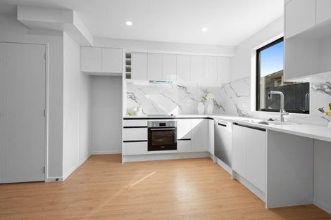 Photo of property in 8e Nedlands Place, Burswood, Auckland, 2013