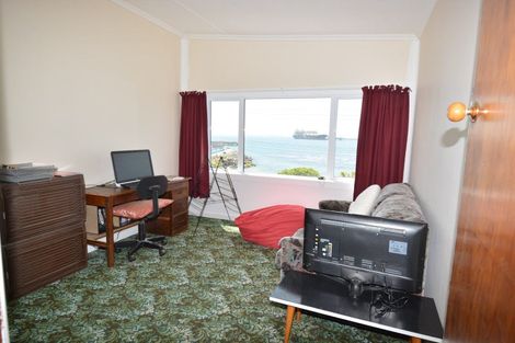 Photo of property in 252 Marine Parade, Bluff, 9814