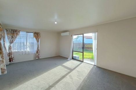 Photo of property in 2/15 Trimdon Street, Randwick Park, Auckland, 2105