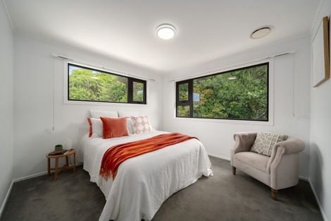 Photo of property in 28 Greyfriars Crescent, Tawa, Wellington, 5028