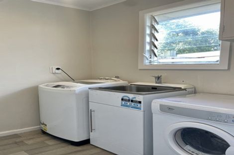 Photo of property in 26 Miller Road, Mangere Bridge, Auckland, 2022