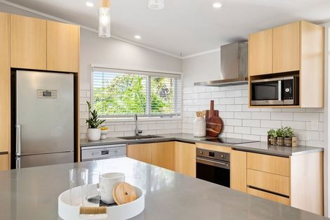 Photo of property in 4 Gladys Avenue, Glenfield, Auckland, 0629