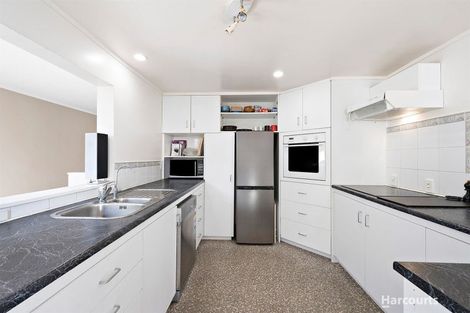 Photo of property in 2/14 Duncan Street, Tawa, Wellington, 5028
