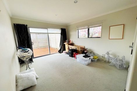 Photo of property in 6 Mcwhirters Farm Lane, Massey, Auckland, 0614