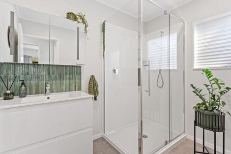 Photo of property in 52b Tiri Road, Manly, Whangaparaoa, 0930