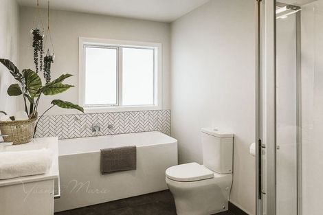 Photo of property in 85 Station Road, Kumeu, 0810