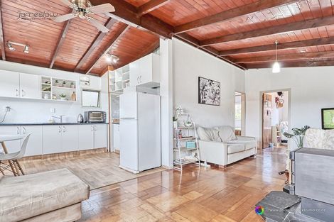 Photo of property in 1/3 Flavia Close, Torbay, Auckland, 0630