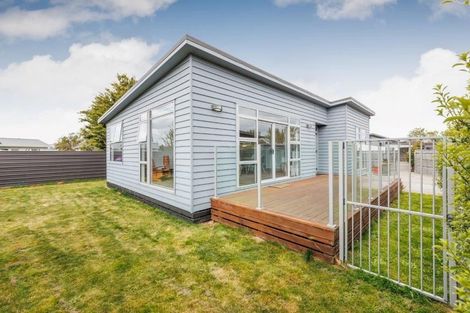 Photo of property in 58 Exeter Crescent, Takaro, Palmerston North, 4412