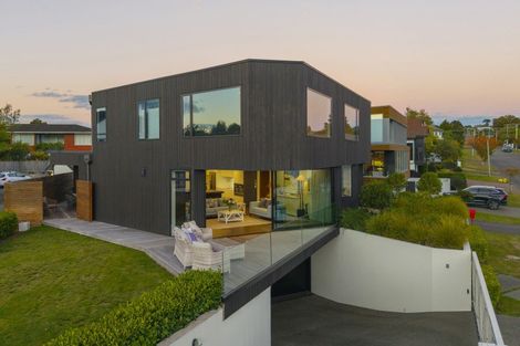 Photo of property in 2 Pataka Road, Taupo, 3330