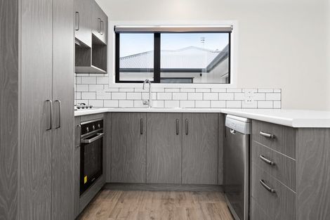 Photo of property in 74u2 Claude Street, Fairfield, Hamilton, 3214
