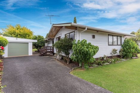 Photo of property in 17 Booker Place, Weymouth, Auckland, 2103