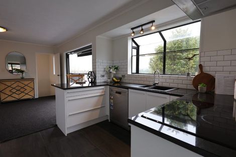 Photo of property in 141 West Harbour Drive, West Harbour, Auckland, 0618