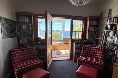 Photo of property in 18 Singers Road, Korokoro, Lower Hutt, 5012