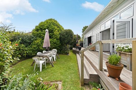 Photo of property in 16 Flynn Road, Hillcrest, Hamilton, 3216