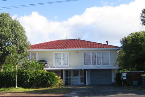 Photo of property in 92 Pupuke Road, Hillcrest, Auckland, 0627