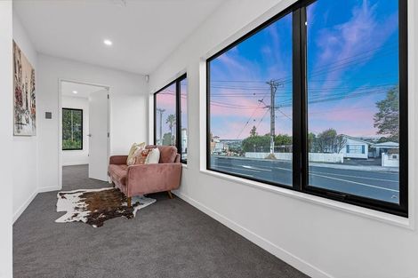 Photo of property in 98a Royal Road, Massey, Auckland, 0614