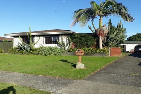 Photo of property in 30 Riverside Drive, Waiuku, 2123