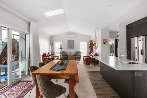 Photo of property in 2 Karanema Place, Coastlands, Whakatane, 3120