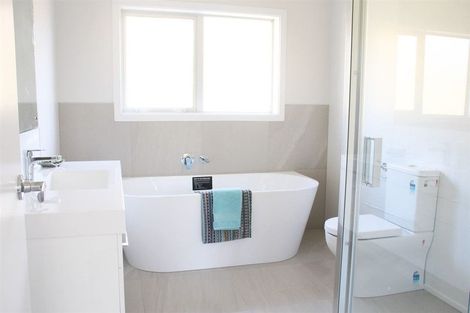 Photo of property in 47 Stockport Grove, Churton Park, Wellington, 6037