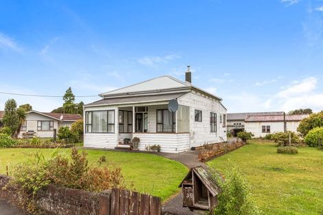 Photo of property in 38 Brougham Street, Westport, 7825