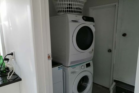 Photo of property in 233 Glengarry Road, Glen Eden, Auckland, 0602