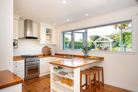 Photo of property in 119 Chaucer Road, Hospital Hill, Napier, 4110