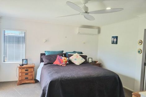 Photo of property in 5 Carlsberg Place, Papamoa Beach, Papamoa, 3118