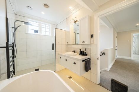 Photo of property in 29 Padnell Crescent, Paparangi, Wellington, 6037