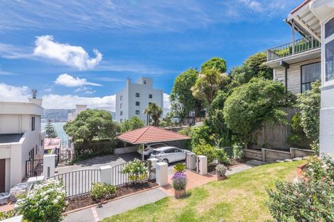 Photo of property in 210 Oriental Parade, Oriental Bay, Wellington, 6011