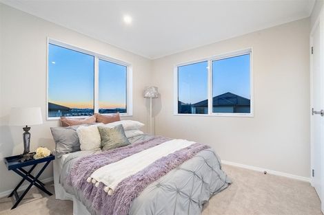 Photo of property in 12 Emerald Avenue, Rosehill, 2113