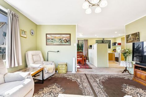 Photo of property in 1/14 Compass Place, Te Atatu Peninsula, Auckland, 0610