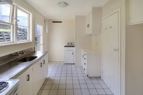Photo of property in 40 Hathaway Avenue, Karori, Wellington, 6012