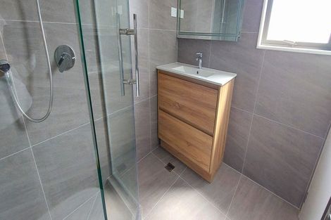 Photo of property in 20a Mackenzie Street, Te Atatu South, Auckland, 0610