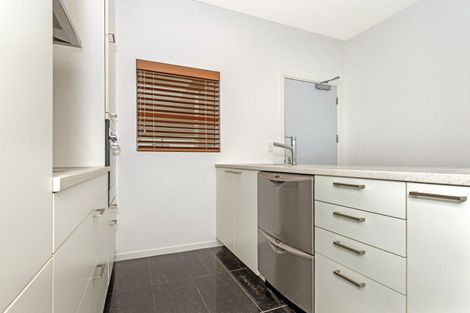 Photo of property in Marina View Apartments, 201/4 Reads Quay, Gisborne, 4010