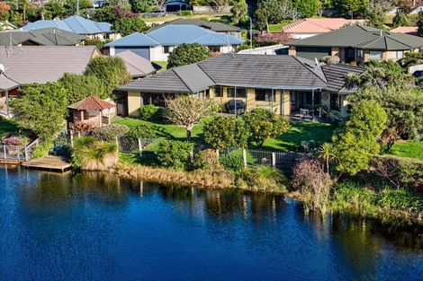 Photo of property in 7 Lorna Irene Drive, Raumati South, Paraparaumu, 5032