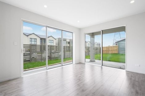 Photo of property in 8 Wairepo Street, Takanini, 2112