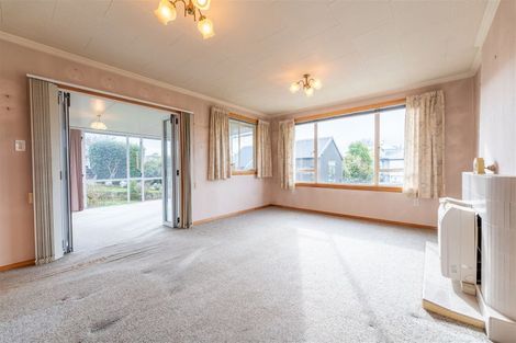 Photo of property in 4 Avenue Road, West End, Timaru, 7910