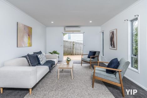 Photo of property in 75 Dress Circle, Newlands, Wellington, 6037