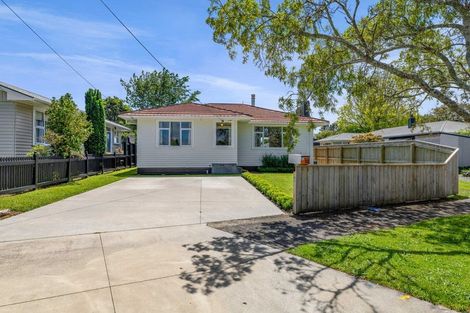 Photo of property in 33 Turakina Street, Merrilands, New Plymouth, 4312