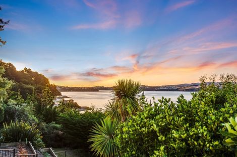 Photo of property in 28 Molyneux Close, Whitby, Porirua, 5024