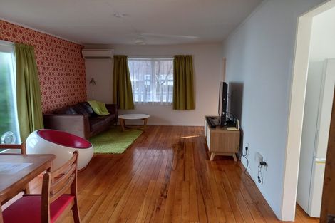 Photo of property in 15f1 Apu Crescent, Lyall Bay, Wellington, 6022