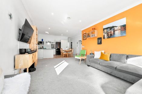 Photo of property in 2/402 Cambridge Terrace, Naenae, Lower Hutt, 5011