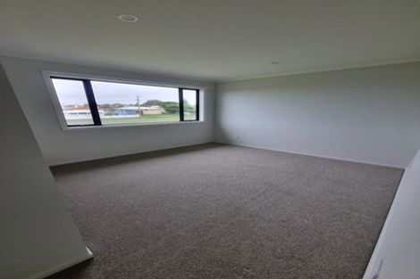 Photo of property in 40 Egmont Street, Castlecliff, Whanganui, 4501